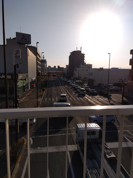 黄色い建造物